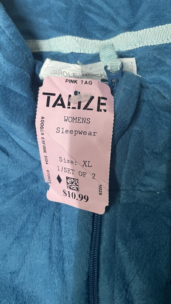 Carole Hotchman Women’s Winter Sweatshirt lite Weight Size XL - Image 2