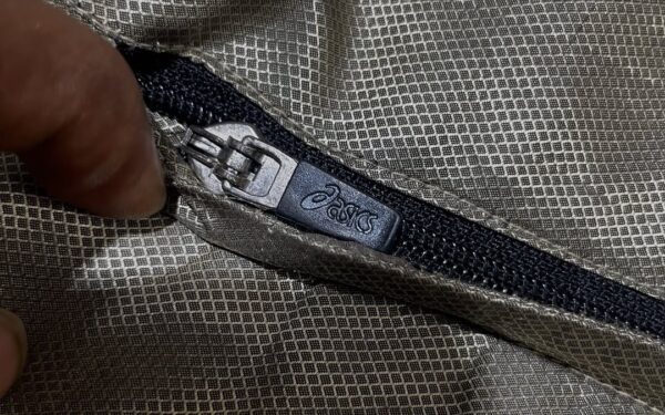 Asics Winter Puffer Lite Weight Jacket Size Xxl Color Gold - Image 7