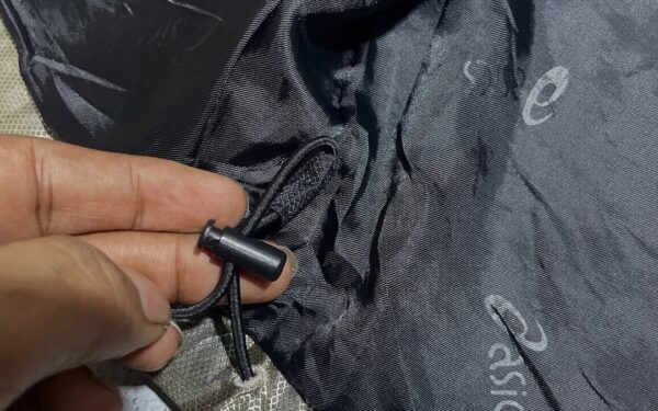 Asics Winter Puffer Lite Weight Jacket Size Xxl Color Gold - Image 10