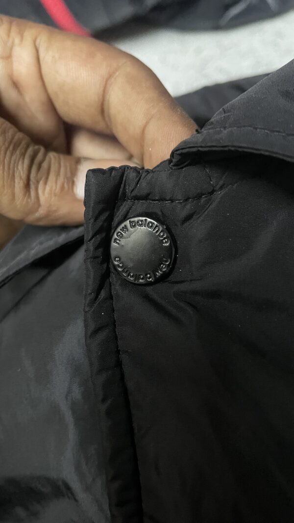 New Balance Coach Jacket Lightweight Insulated Black -L - Image 4
