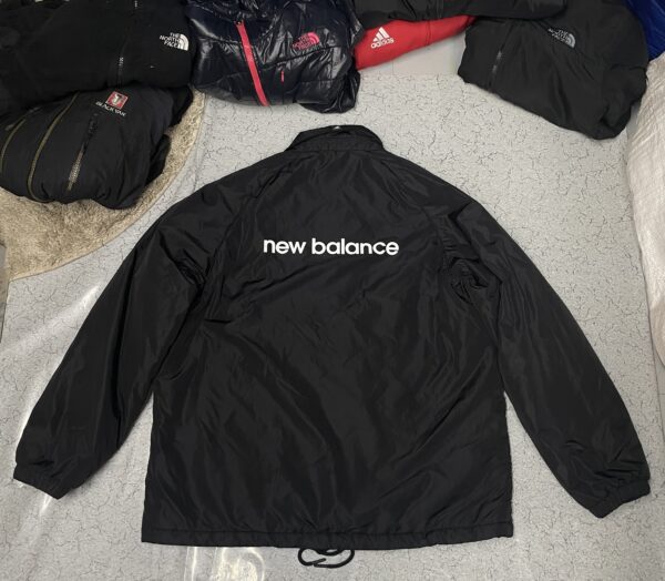 New Balance Coach Jacket Lightweight Insulated Black -L - Image 2