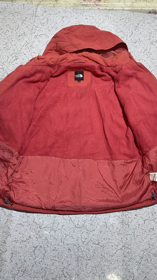 The North Face HyVent Red Waterproof Hooded Jacket Size M - Image 7