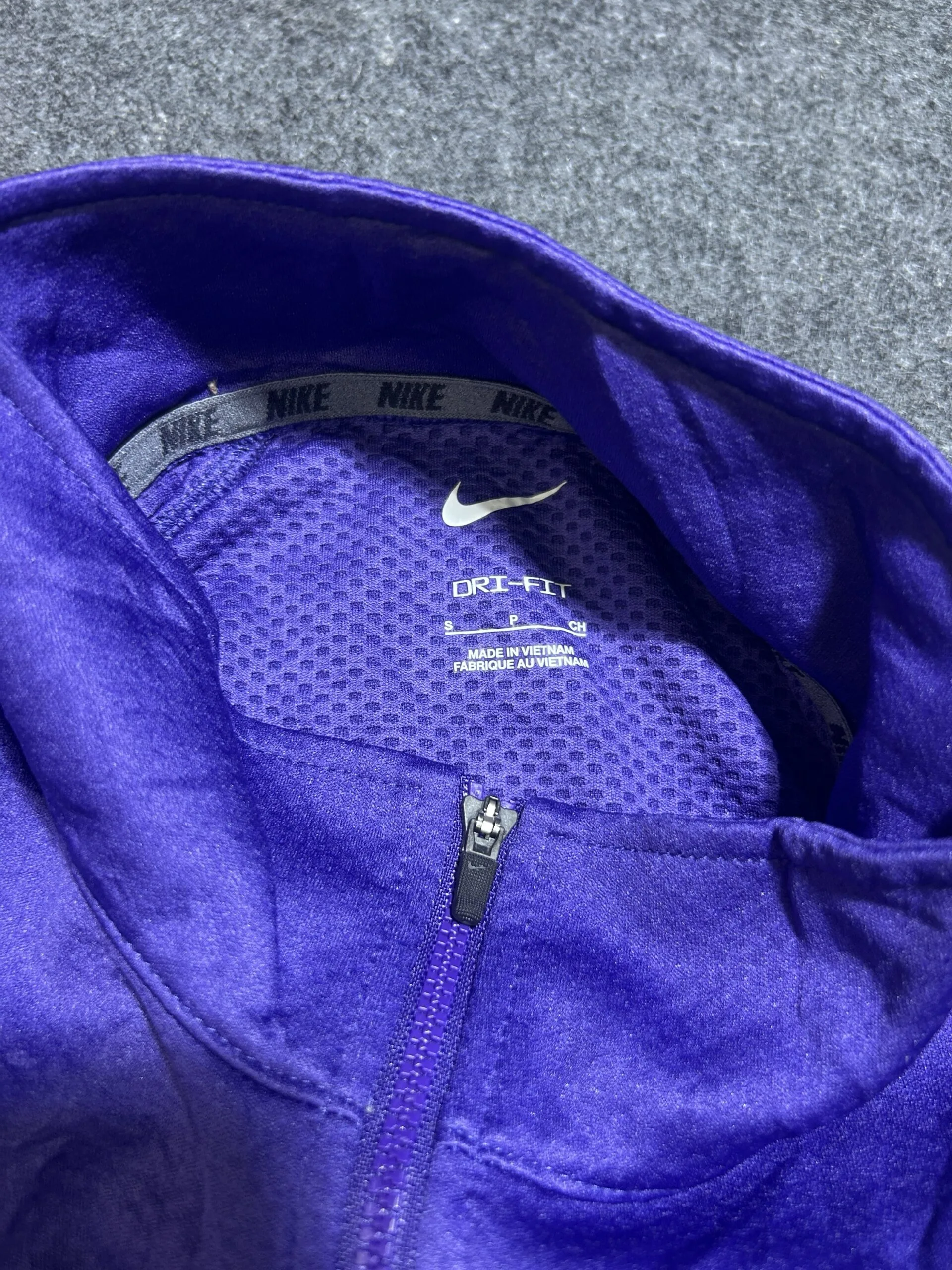 Nike Original Dri Fit half zip Up Training Tshirt Purple Unisex M