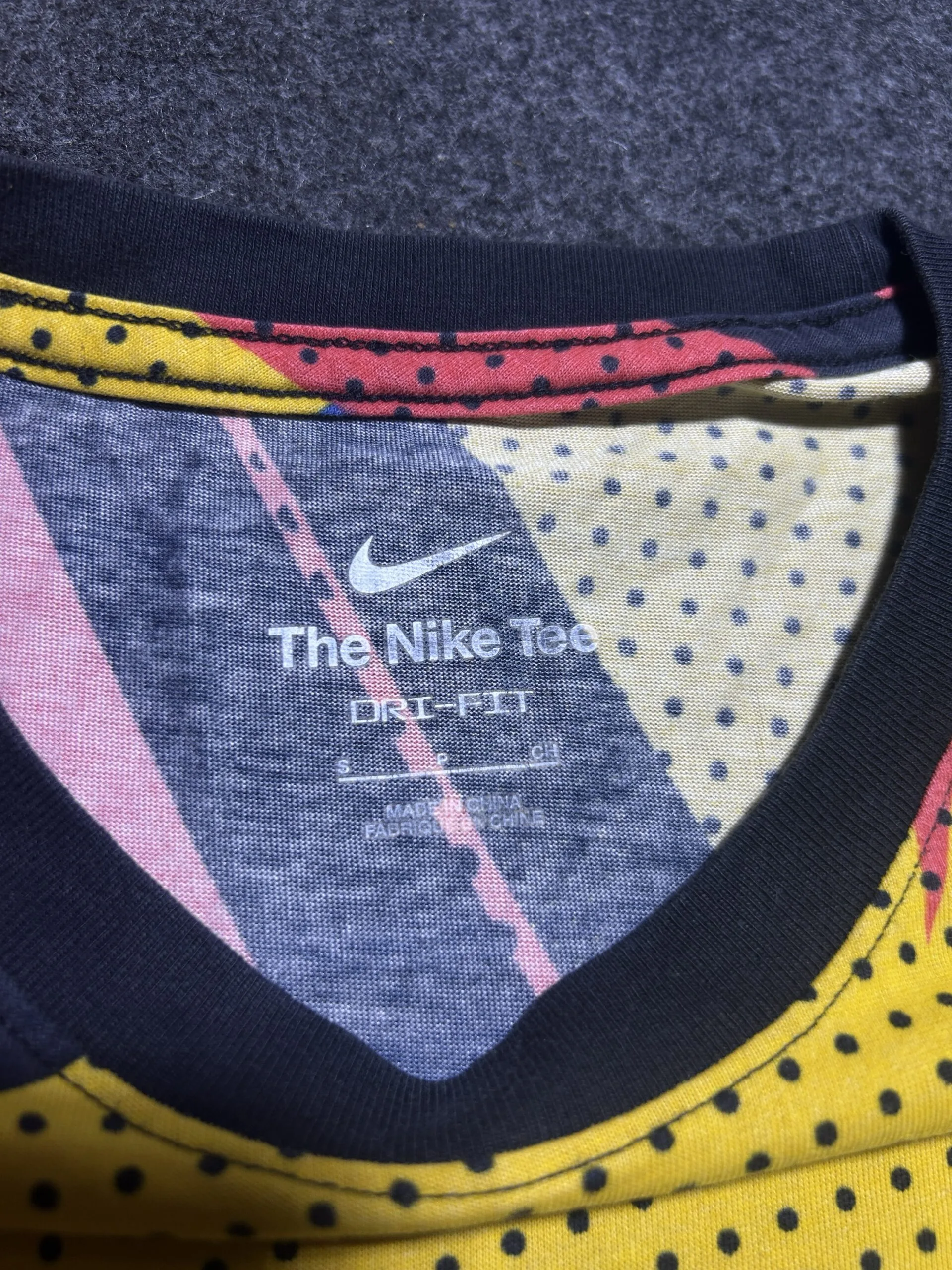 Nike Dri-Fit Graphic Print Tee | Multicolour | S | Excellent Condition 3 Nike t shirts