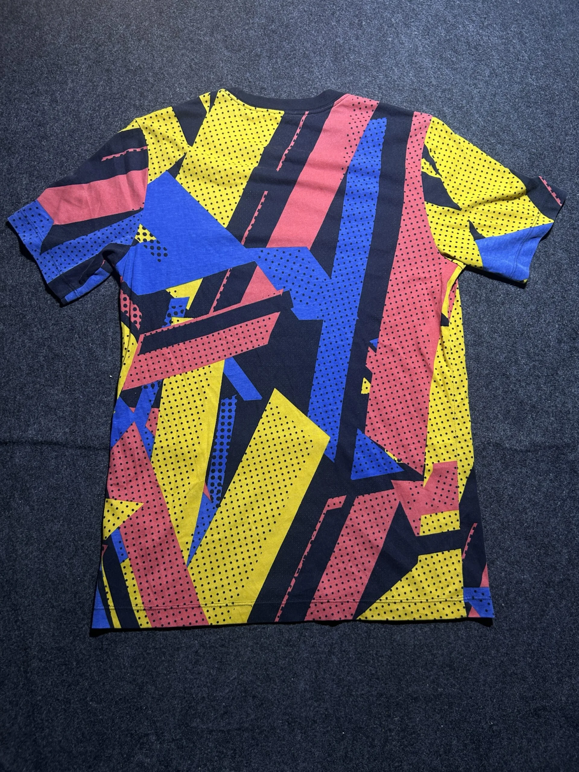 Nike Dri-Fit Graphic Print Tee | Multicolour | S | Excellent Condition 2 Nike t shirts