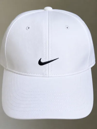 Nike White Adjustable Baseball Cap | Classic Sports Cap | Size S/M