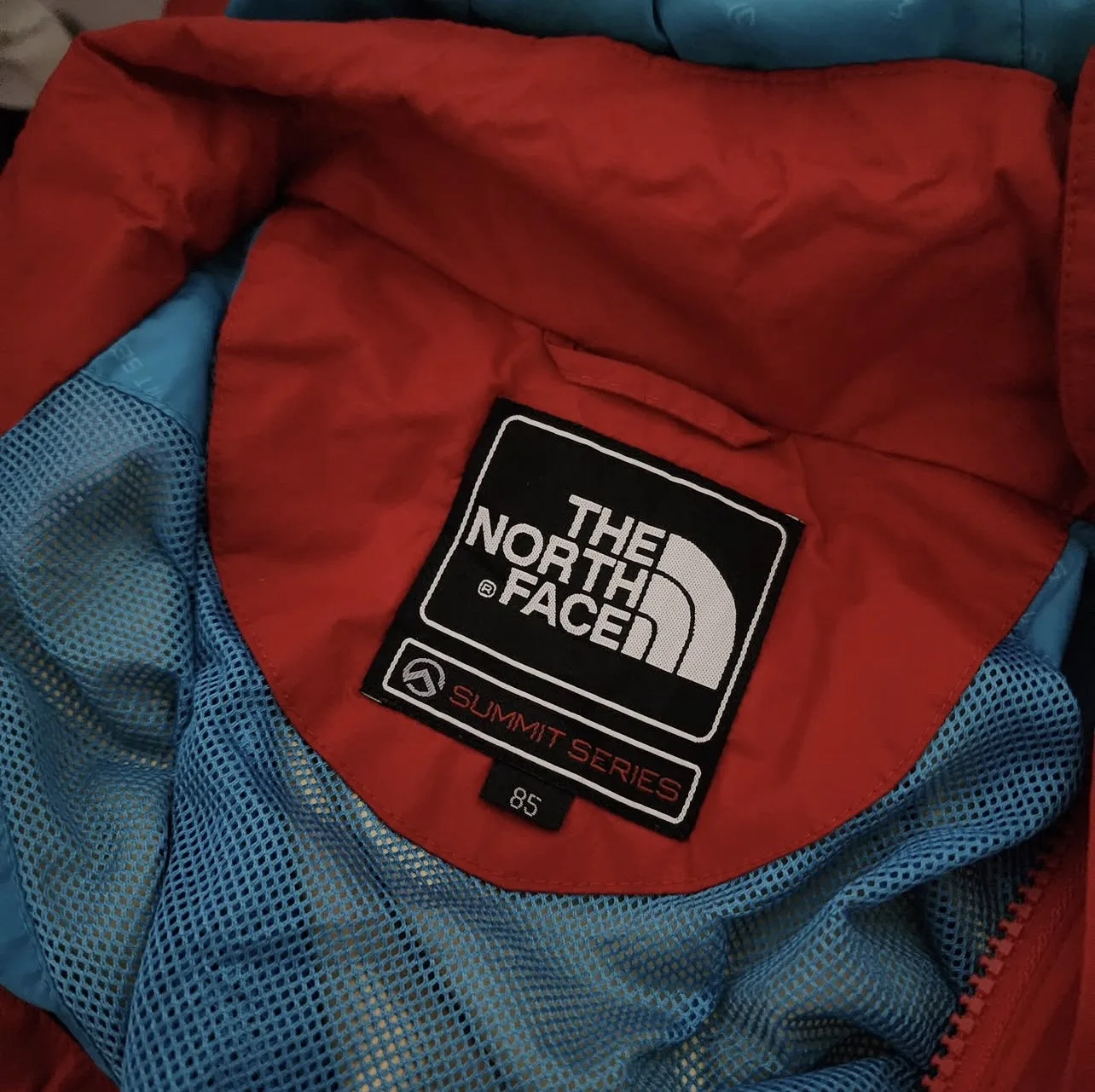 The North Face Summit Series Gore-Tex Waterproof Hooded Shell Jacket Red |M 4 The North Face jackets