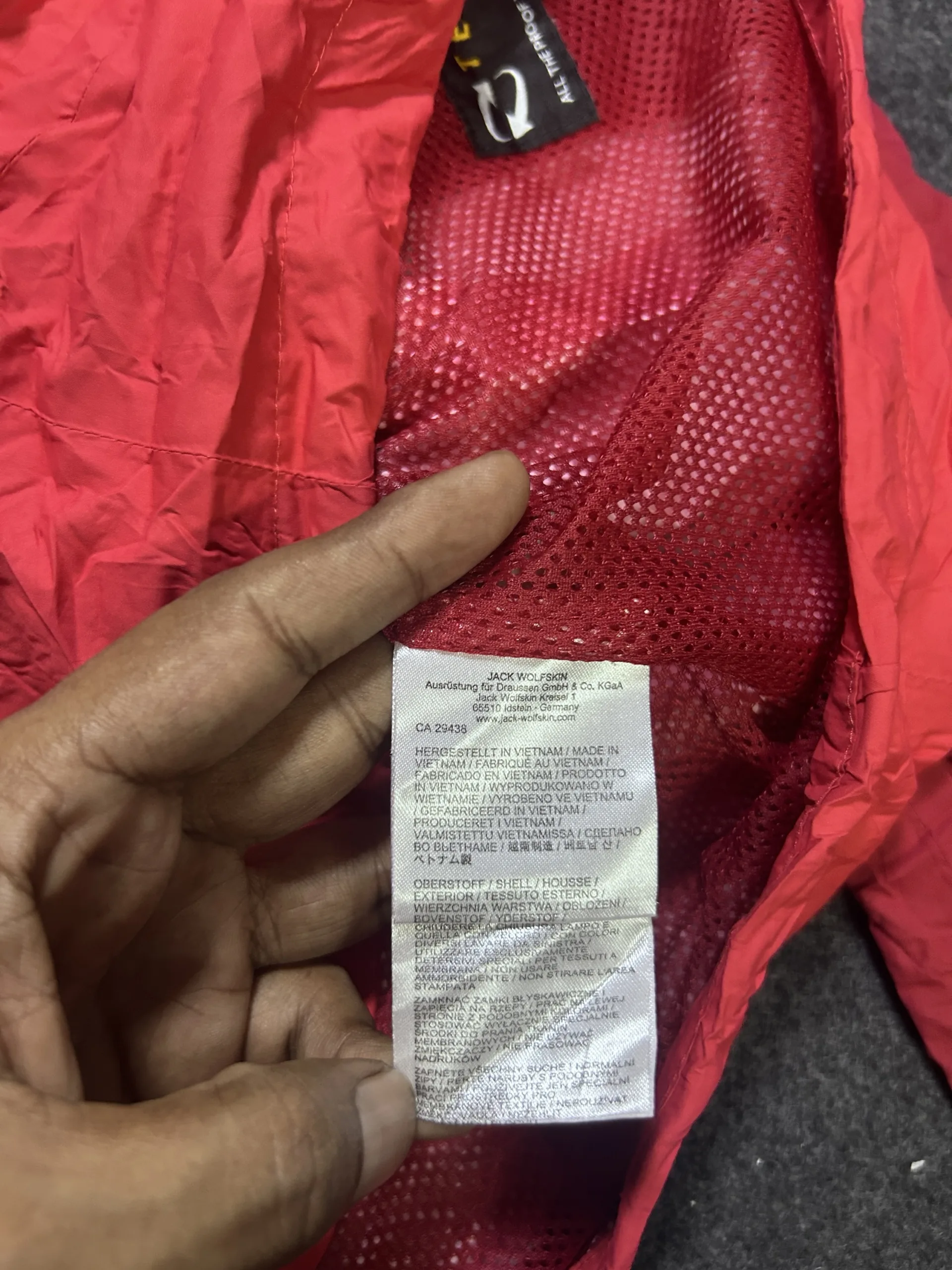 Jack Wolfskin Texapore Air Waterproof Windbreaker Jacket Red M 7 thrift windbreakers india