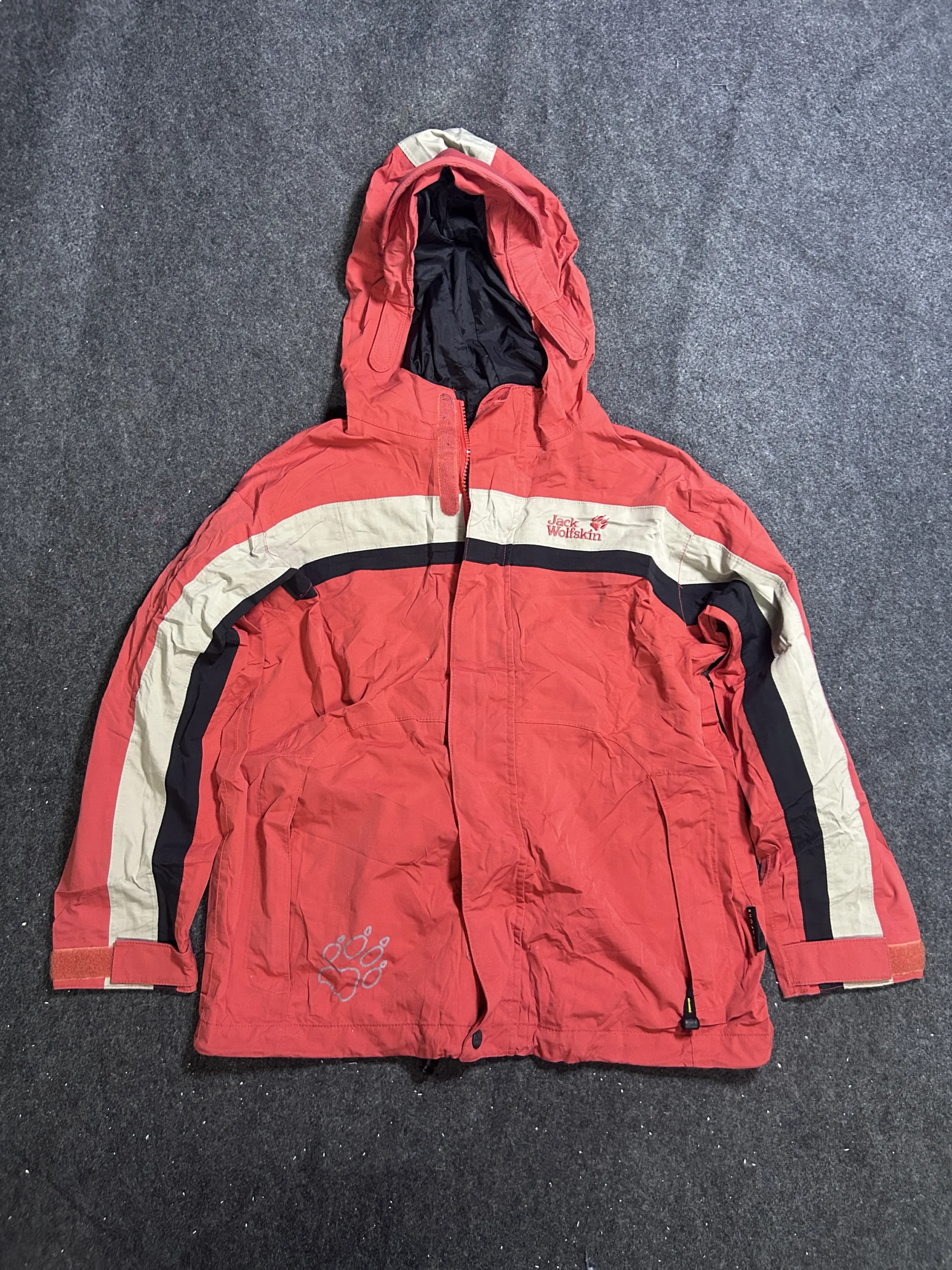 Jack Wolfskin Texapore Waterproof Hooded Outdoor Jacket Red | S 2 thrift jackets india