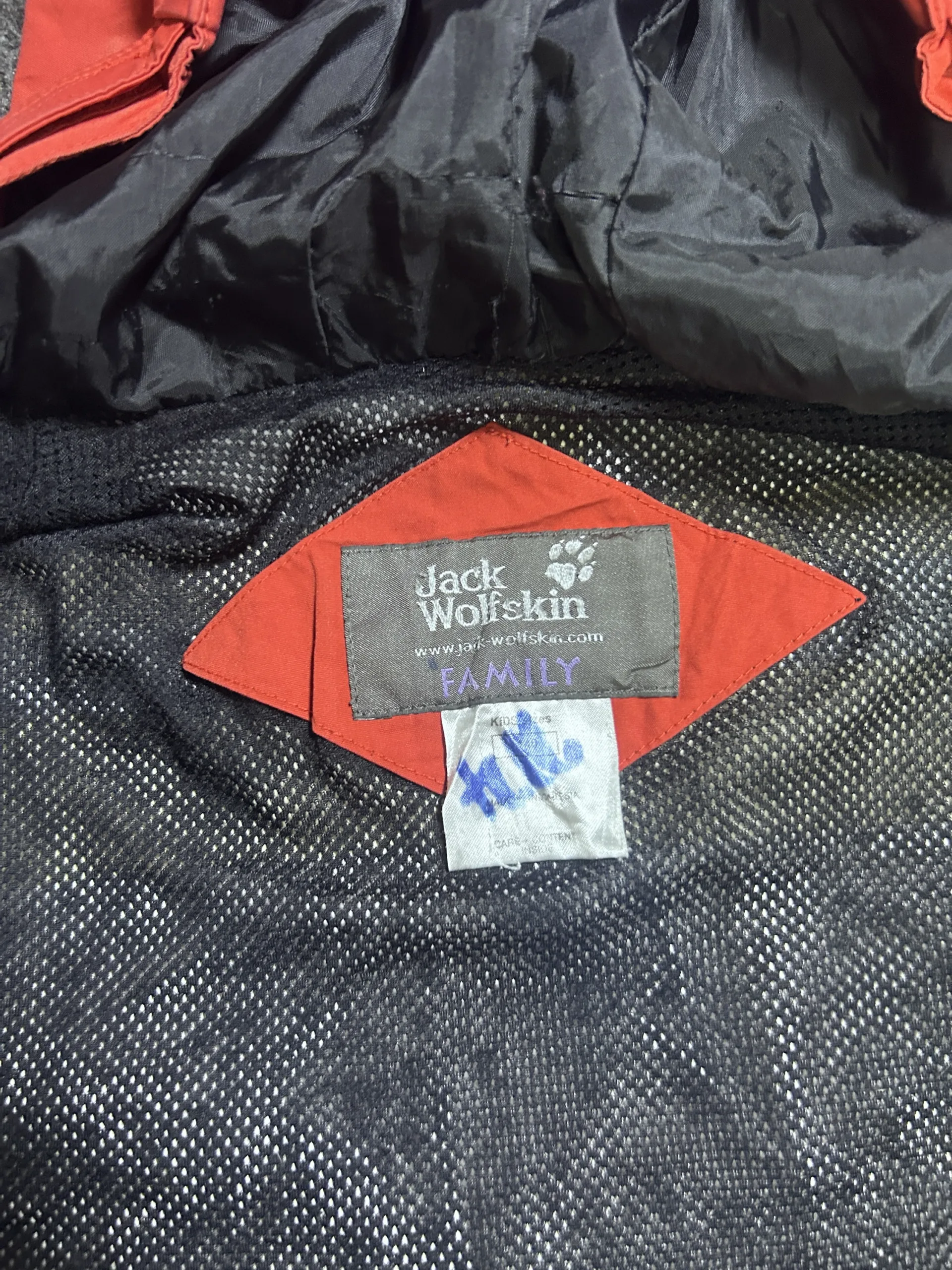 Jack Wolfskin Texapore Waterproof Hooded Outdoor Jacket Red | S 5 thrift jackets india