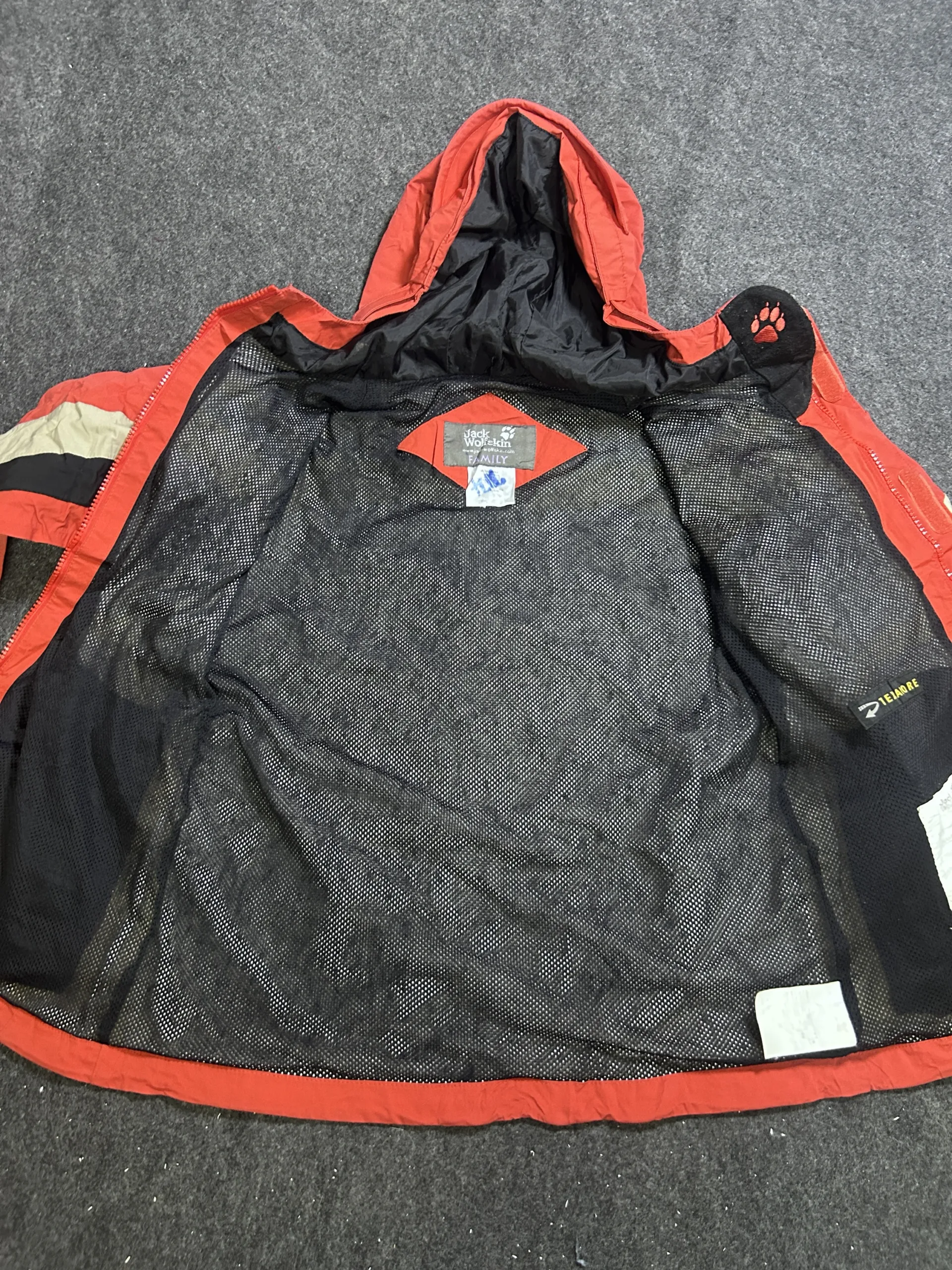 Jack Wolfskin Texapore Waterproof Hooded Outdoor Jacket Red | S 7 thrift jackets india