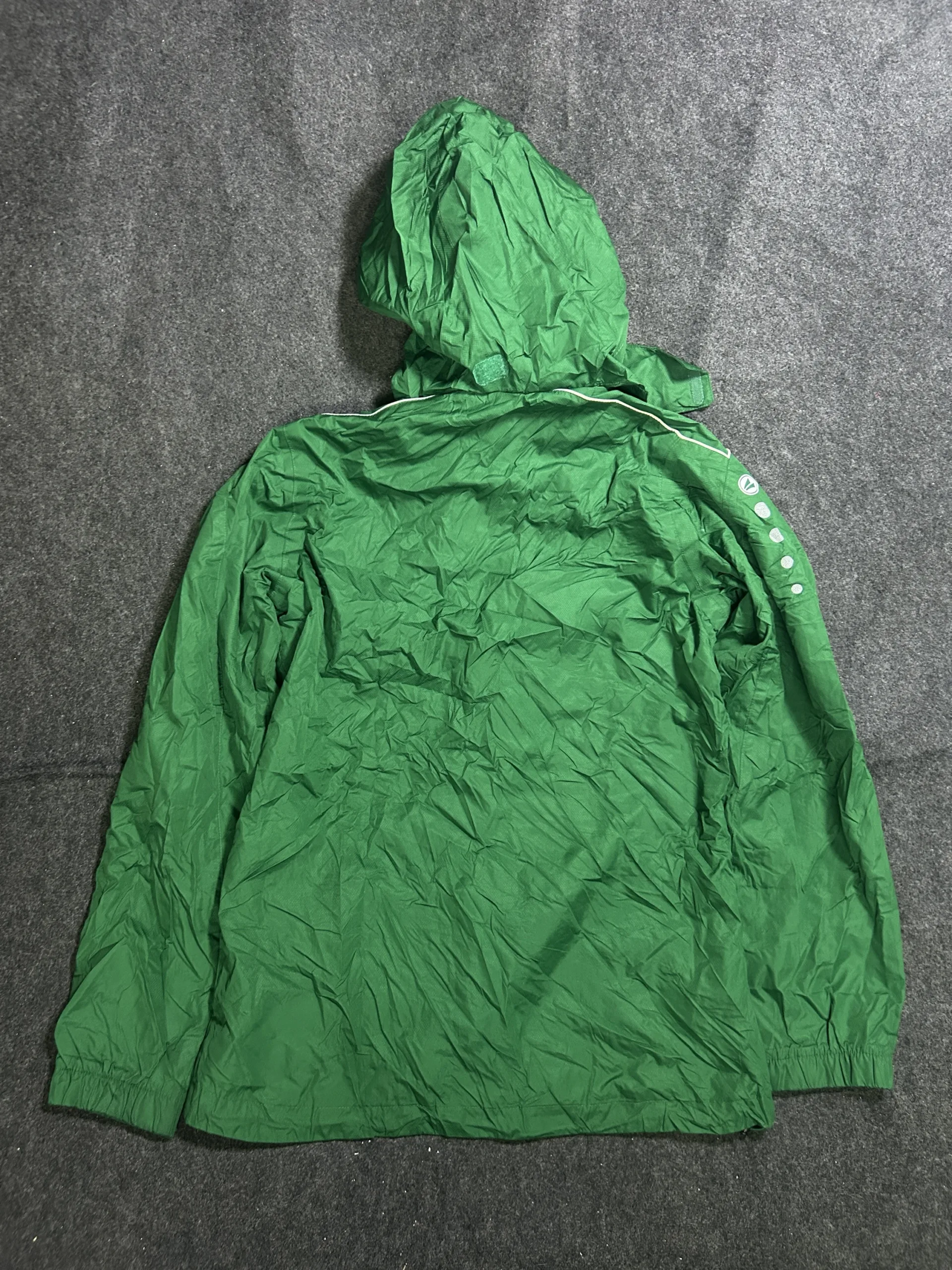 Jako Lightweight Waterproof Hooded Windbreaker Jacket Green S 3 thrift windbreakers india