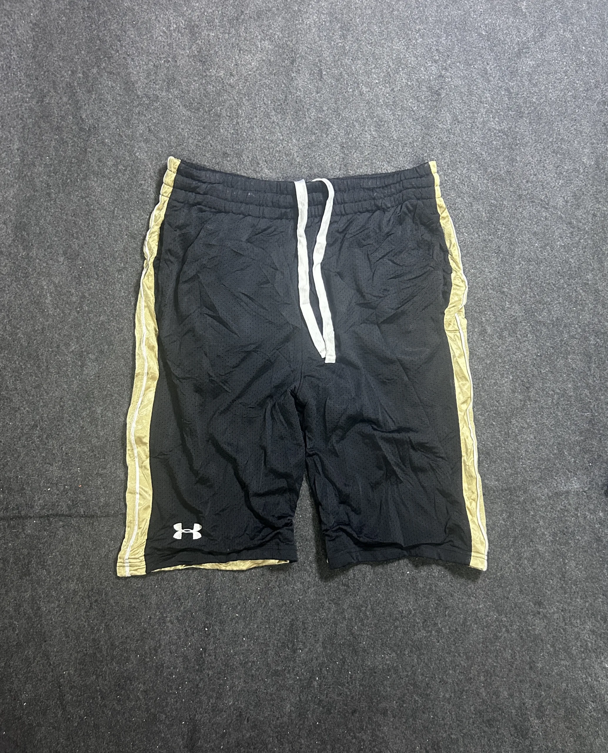 Under Armour Black &Amp; Gold Athletic Shorts | Size S/M 1 Under Armour shorts