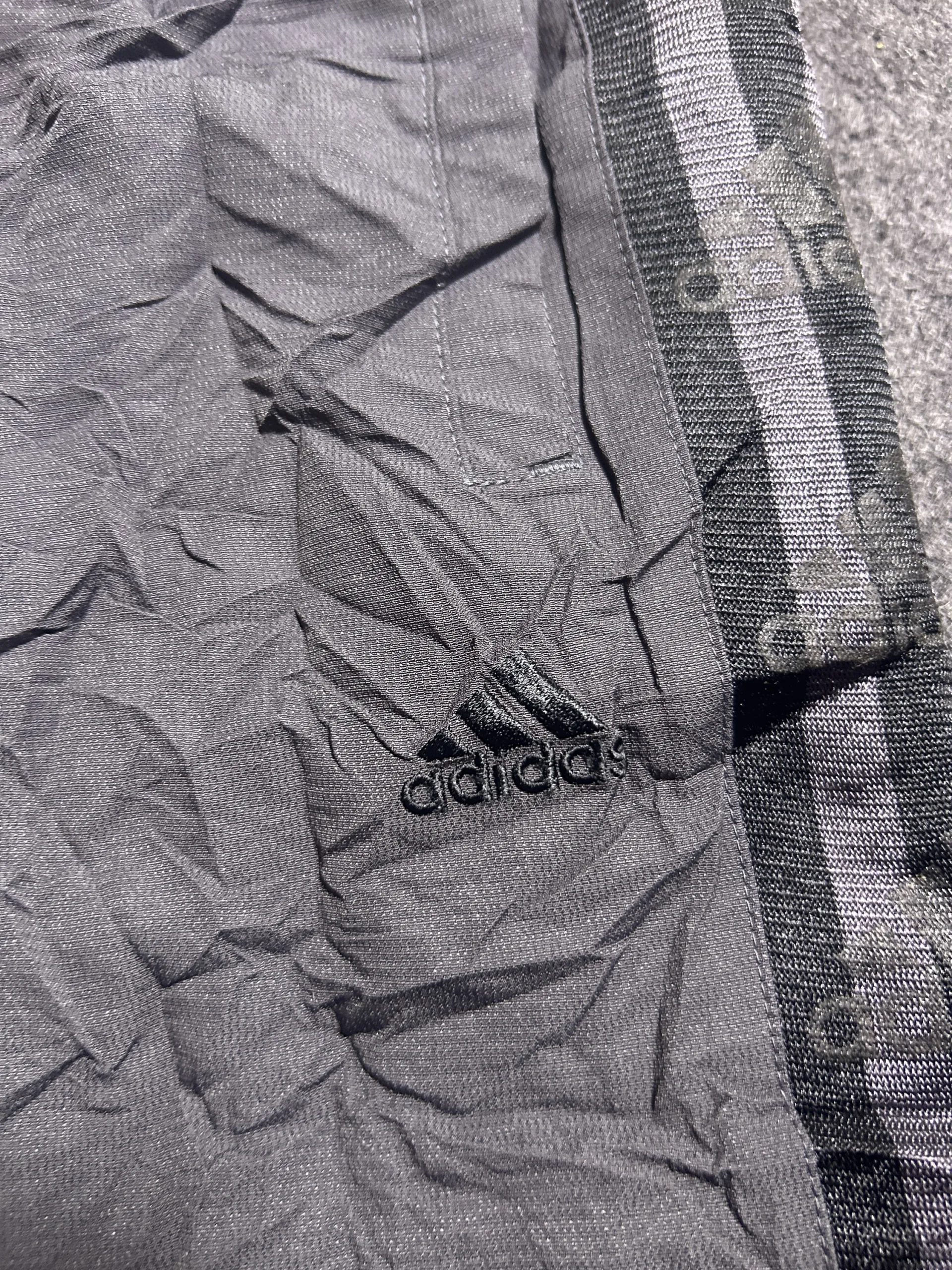 Adidas Vintage Grey 3-Stripe Sports Shorts | Size 28–32 4 Adidas shorts