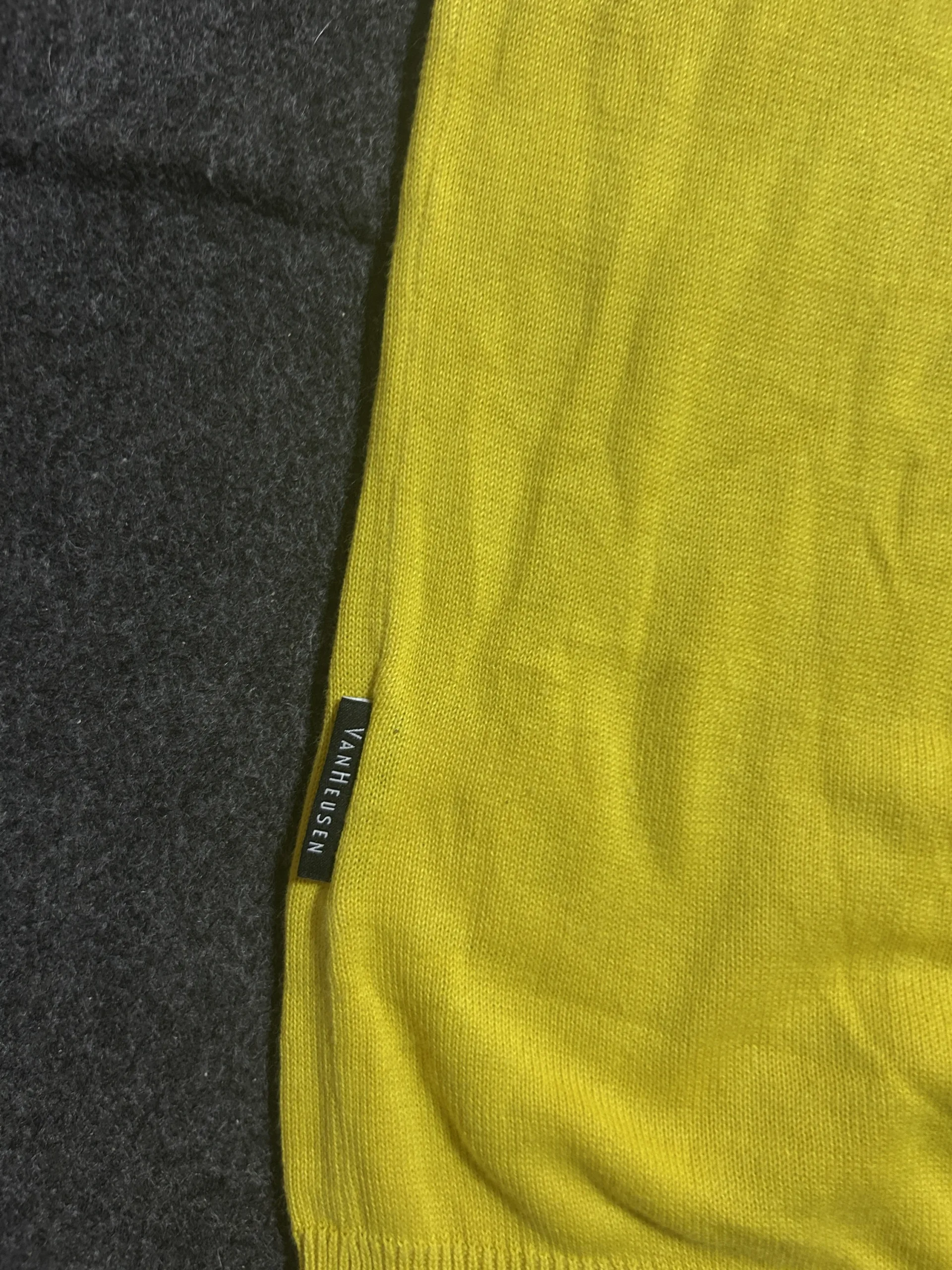 Van Heusen Yellow &Amp; Navy Polo Shirt 100% Cotton | Men’s 44–46 7 thrift polo shirts india