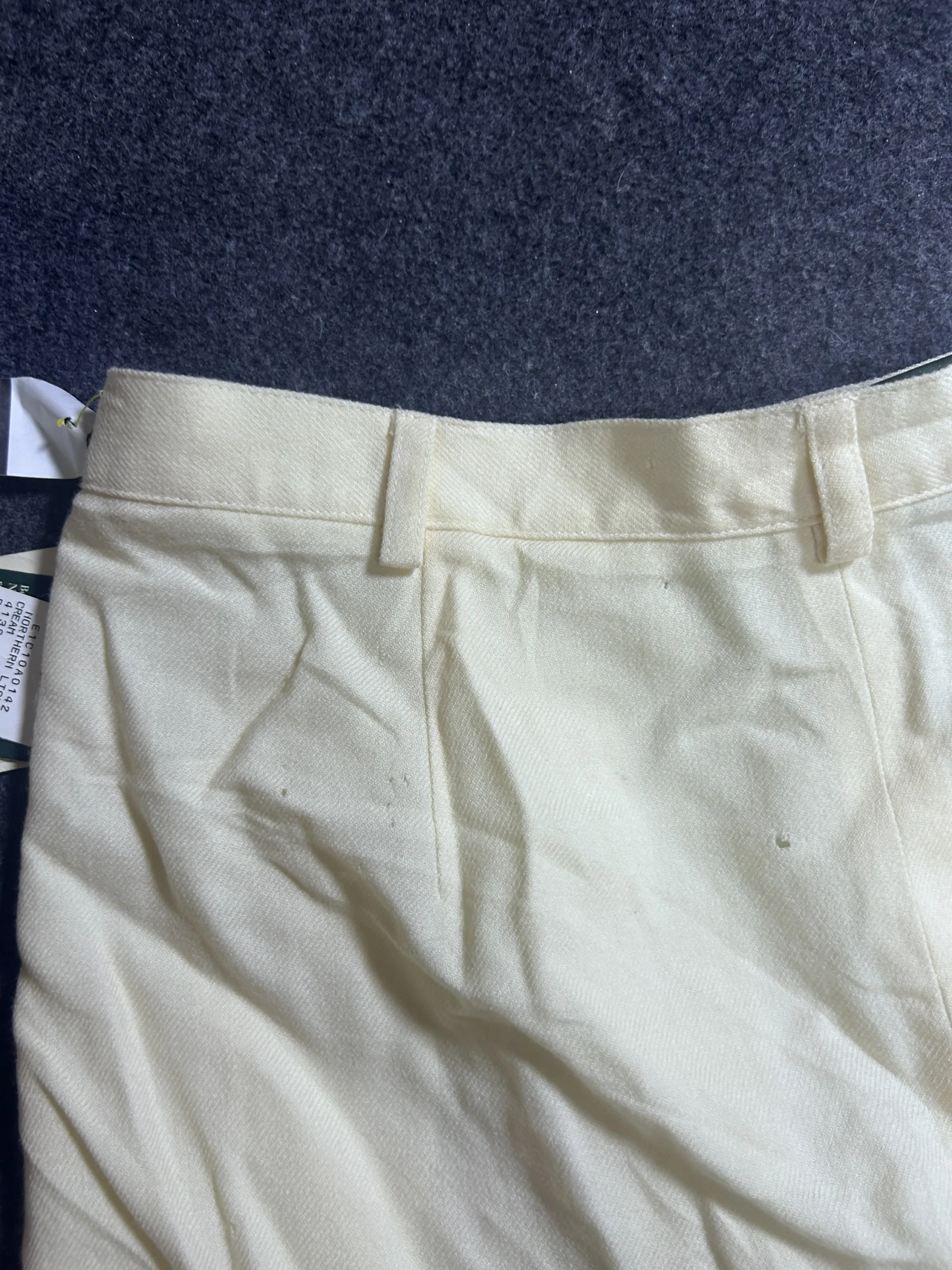 Lauren Ralph Lauren Cream Pleated Trousers | M 6 online thrift store india