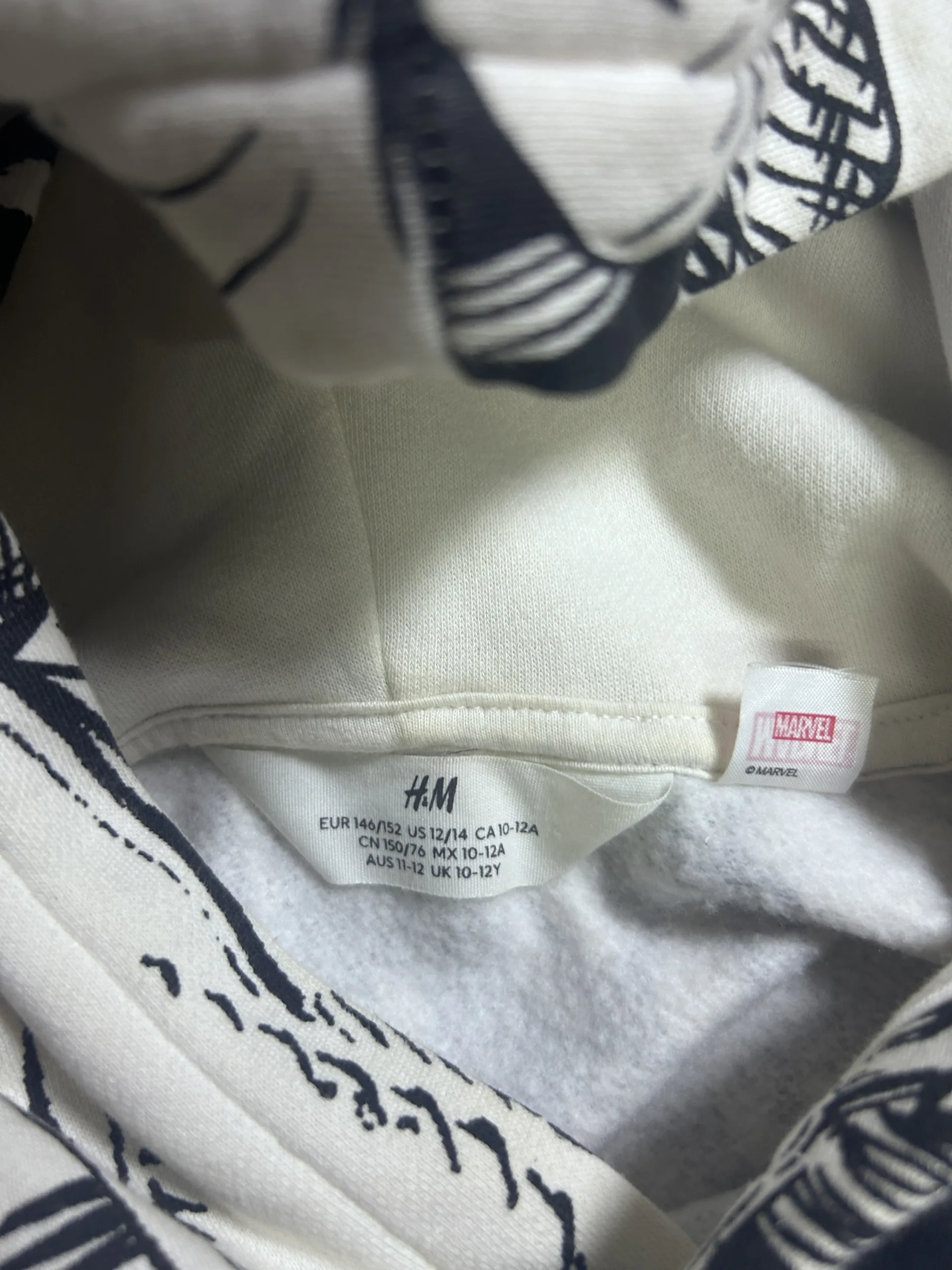 H&Amp;M Marvel Graphic Print Pullover Hoodie 7 thrift hoodies india