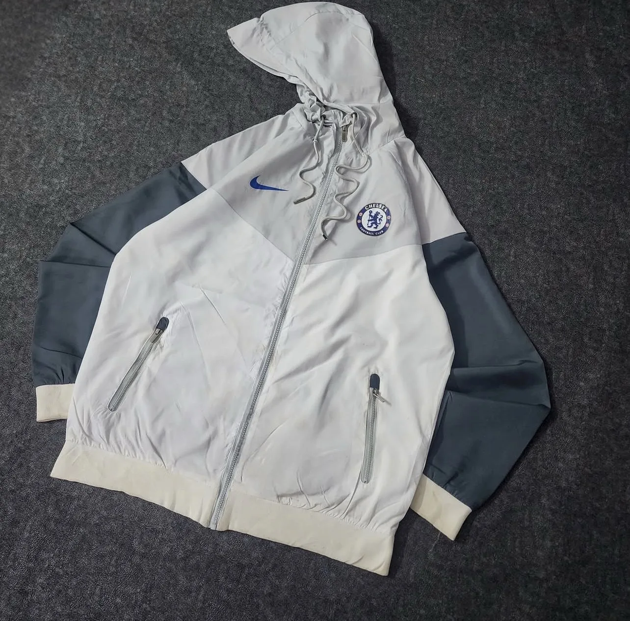Nike Chelsea Fc Hooded Windbreaker Jacket White &Amp; Grey Xl 2 Nike windbreakers