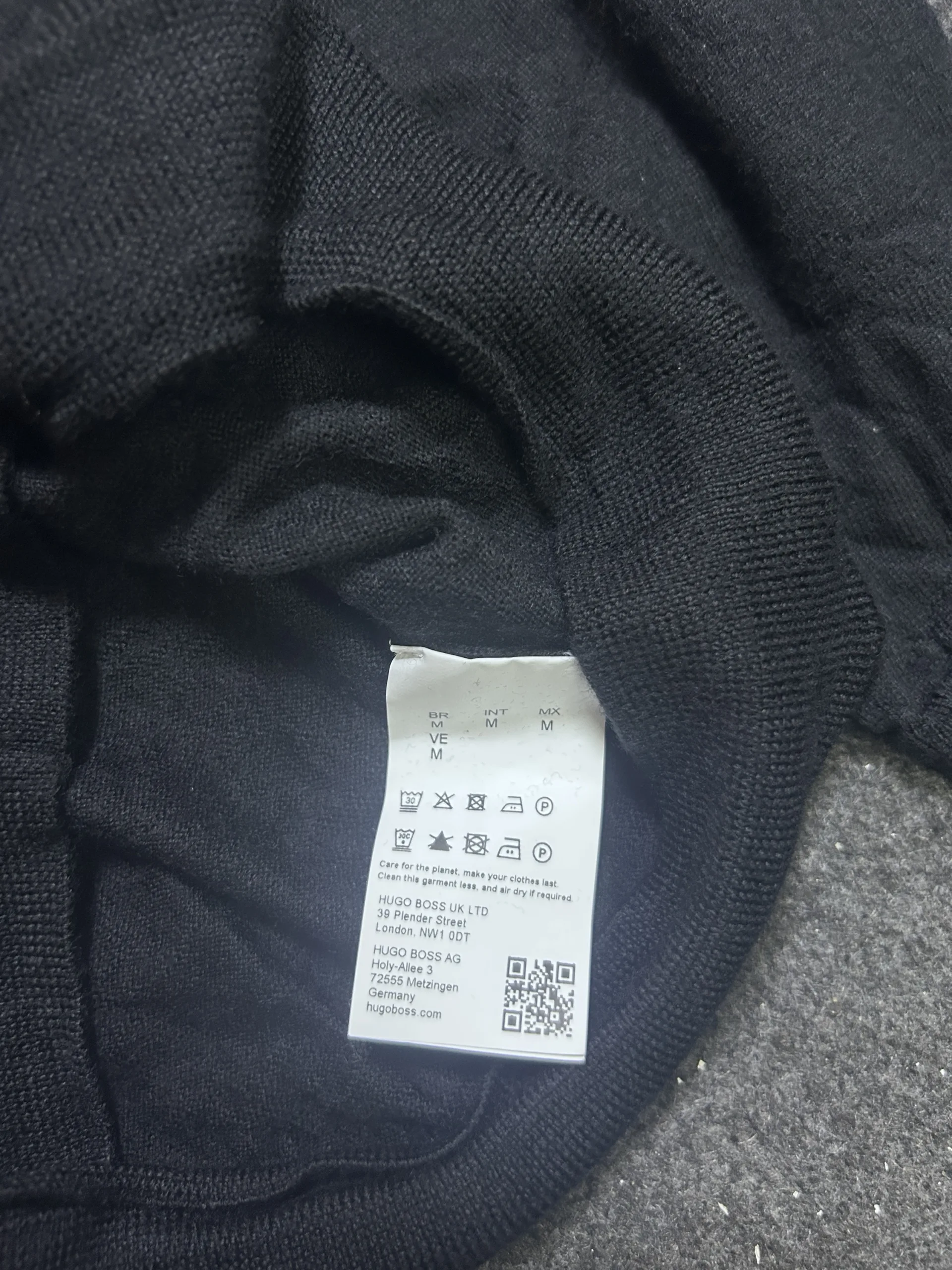 Hugo Boss Black V-Neck Wool Sweater | M 4 thrift sweaters india