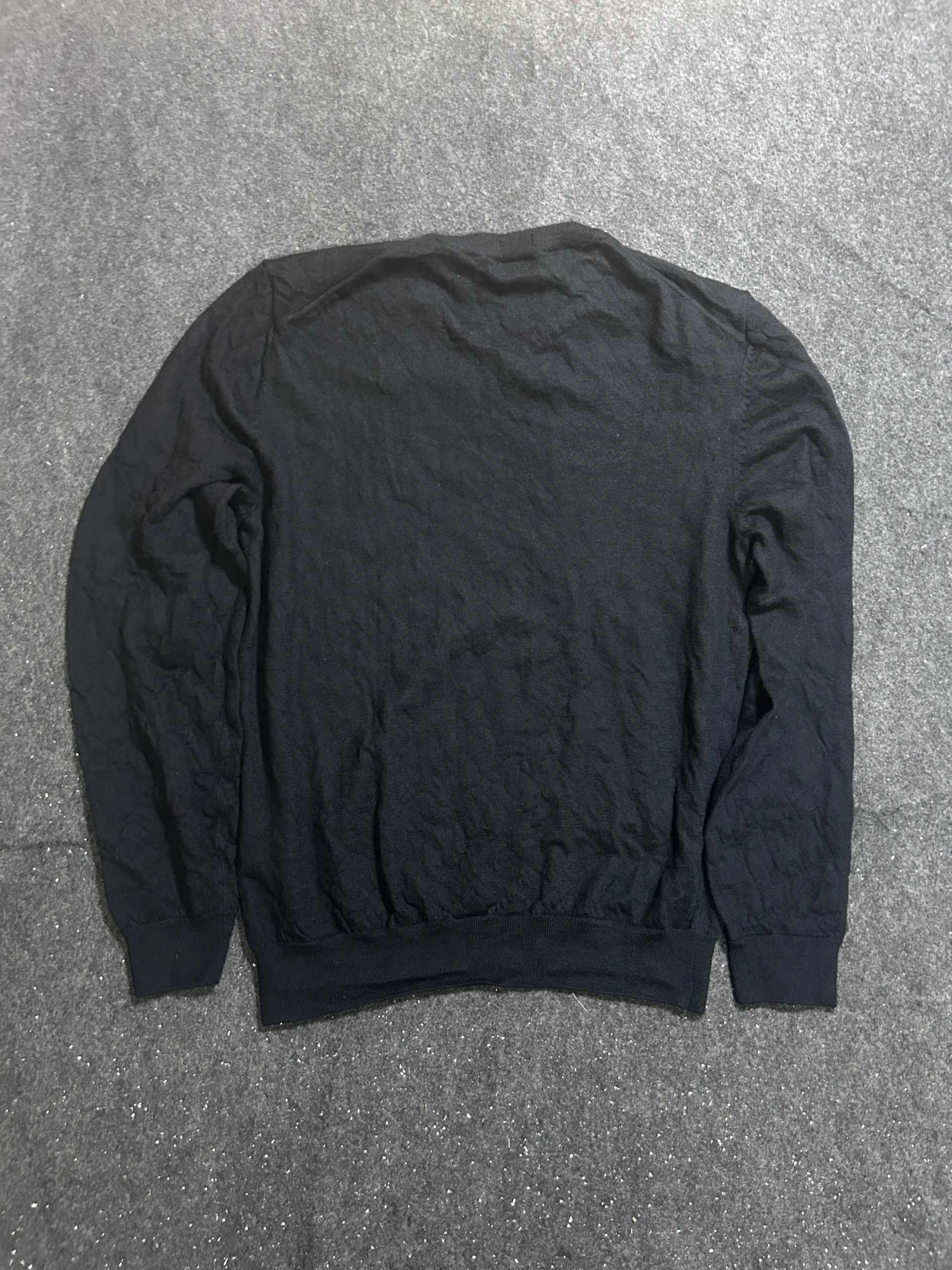 Hugo Boss Black V-Neck Wool Sweater | M 2 thrift sweaters india