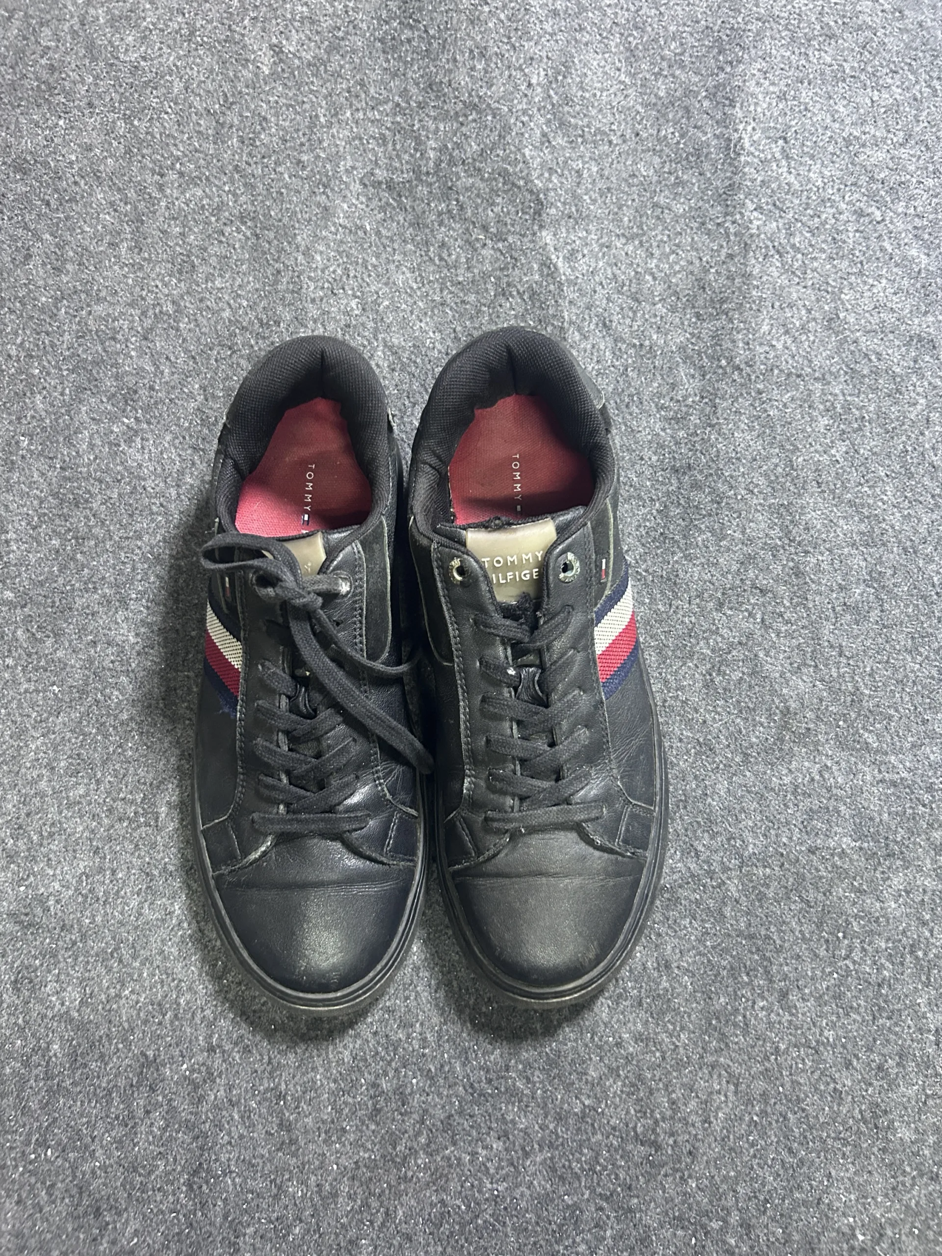 Tommy Hilfiger Black Leather Sneakers – Uk 2 thrift sneakers india