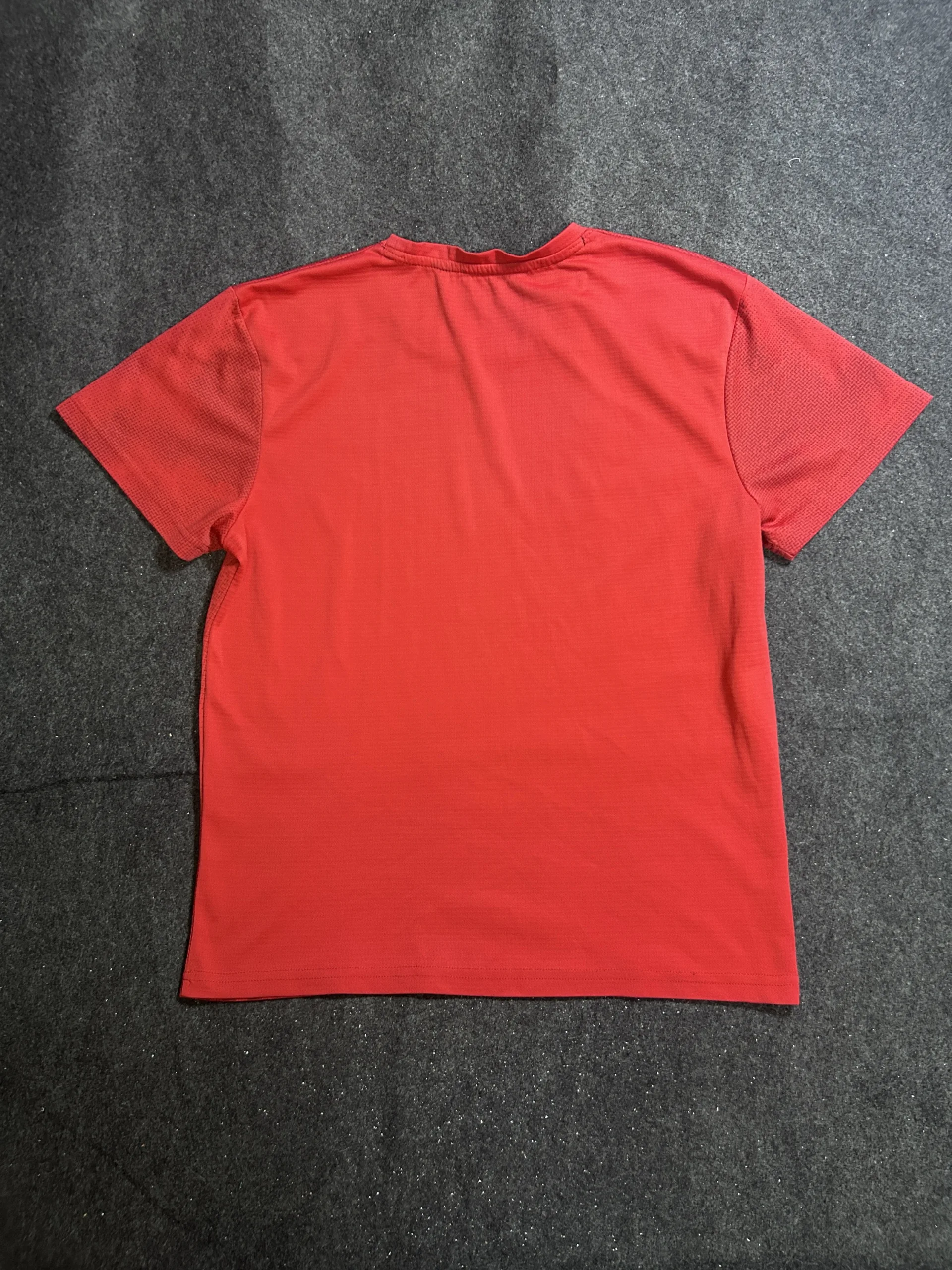 Adidas Running Red Performance T-Shirt – Men’s L